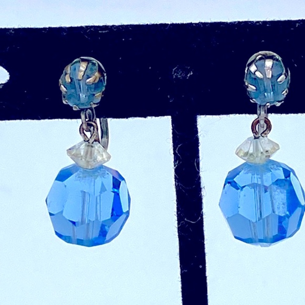 Laguna Vintage Blue Crystal Silver Tone Dangle Clip On Earrings Signed 1” Long